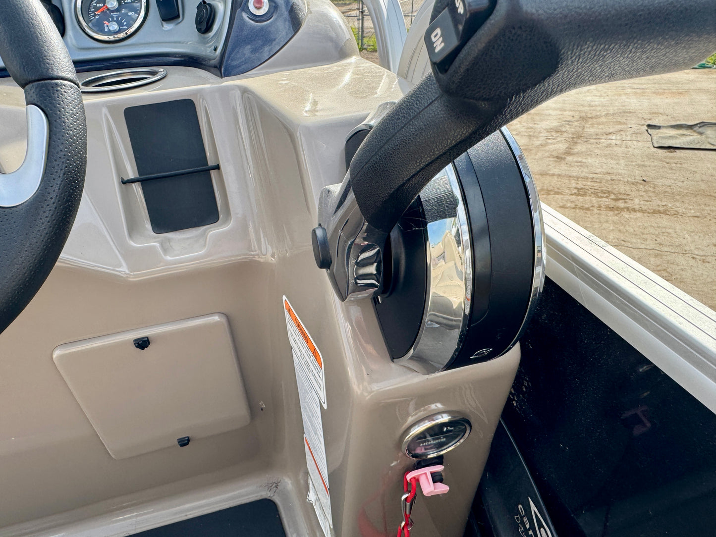 2021 Sun Tracker - Party Barge 22 DLX - 150HP