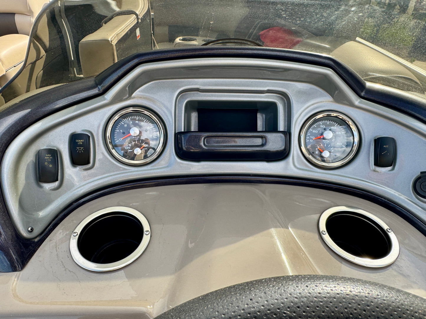 2021 Sun Tracker - Party Barge 22 DLX - 150HP