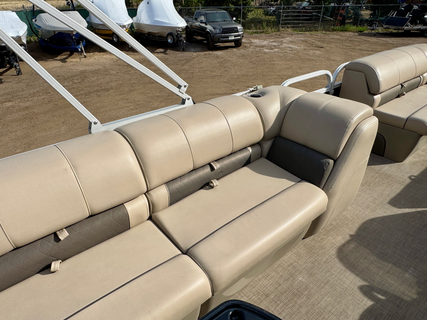 2021 Sun Tracker - Party Barge 22 DLX - 150HP
