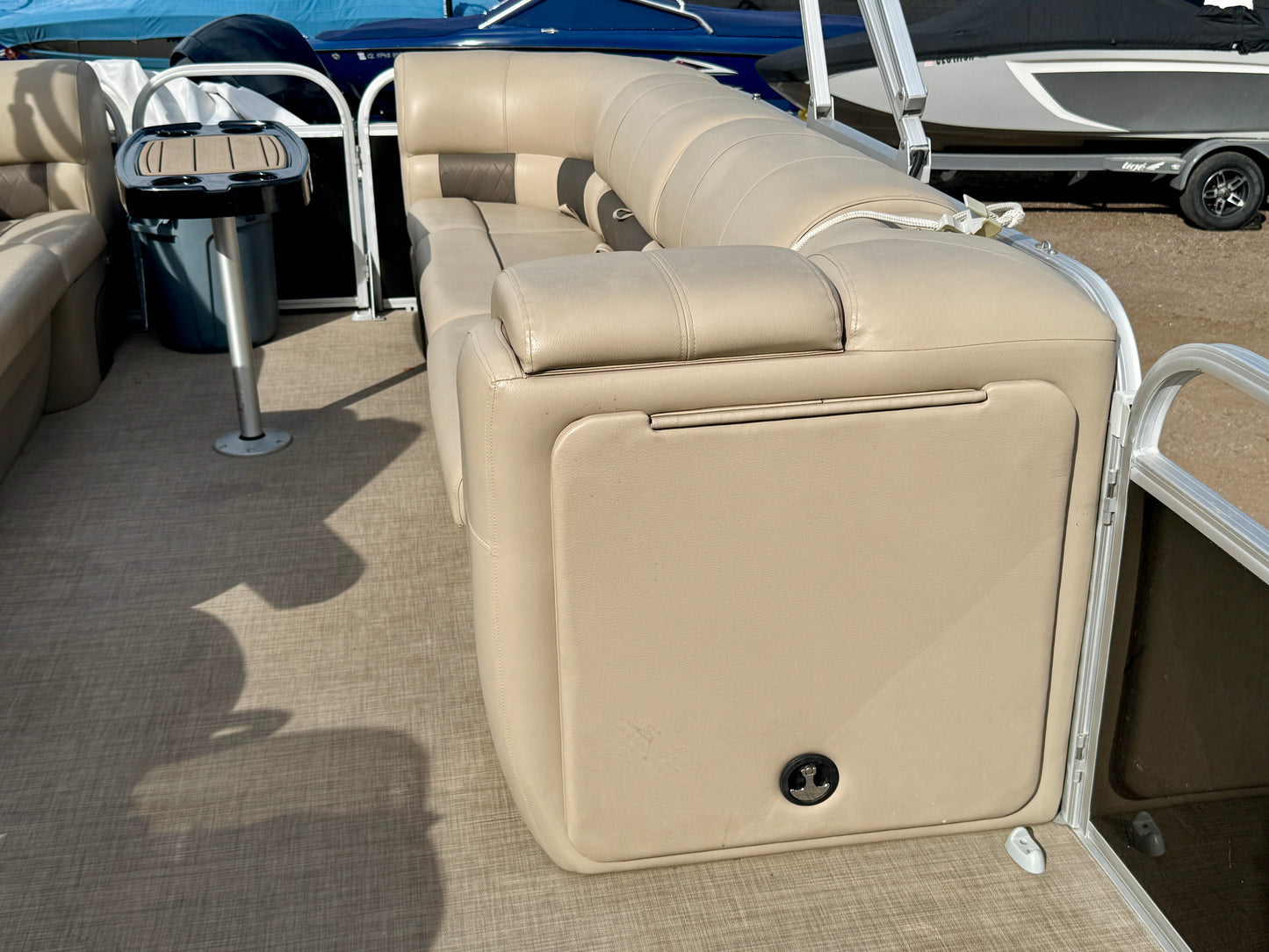 2021 Sun Tracker - Party Barge 22 DLX - 150HP