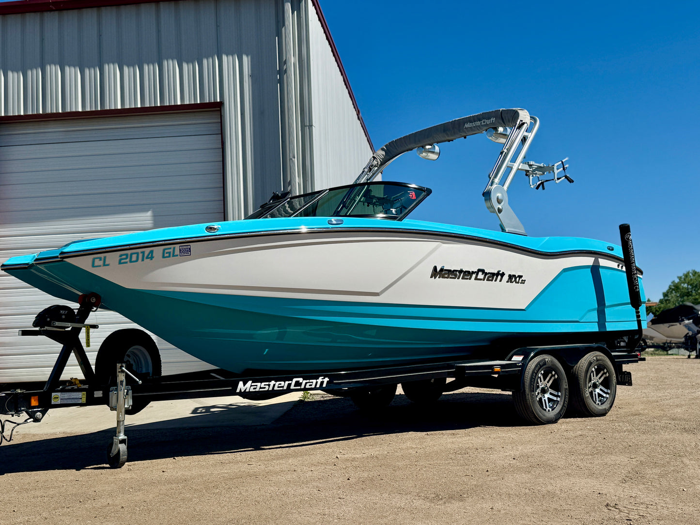 2019 MasterCraft NXT22 - LIKE NEW CONDITION