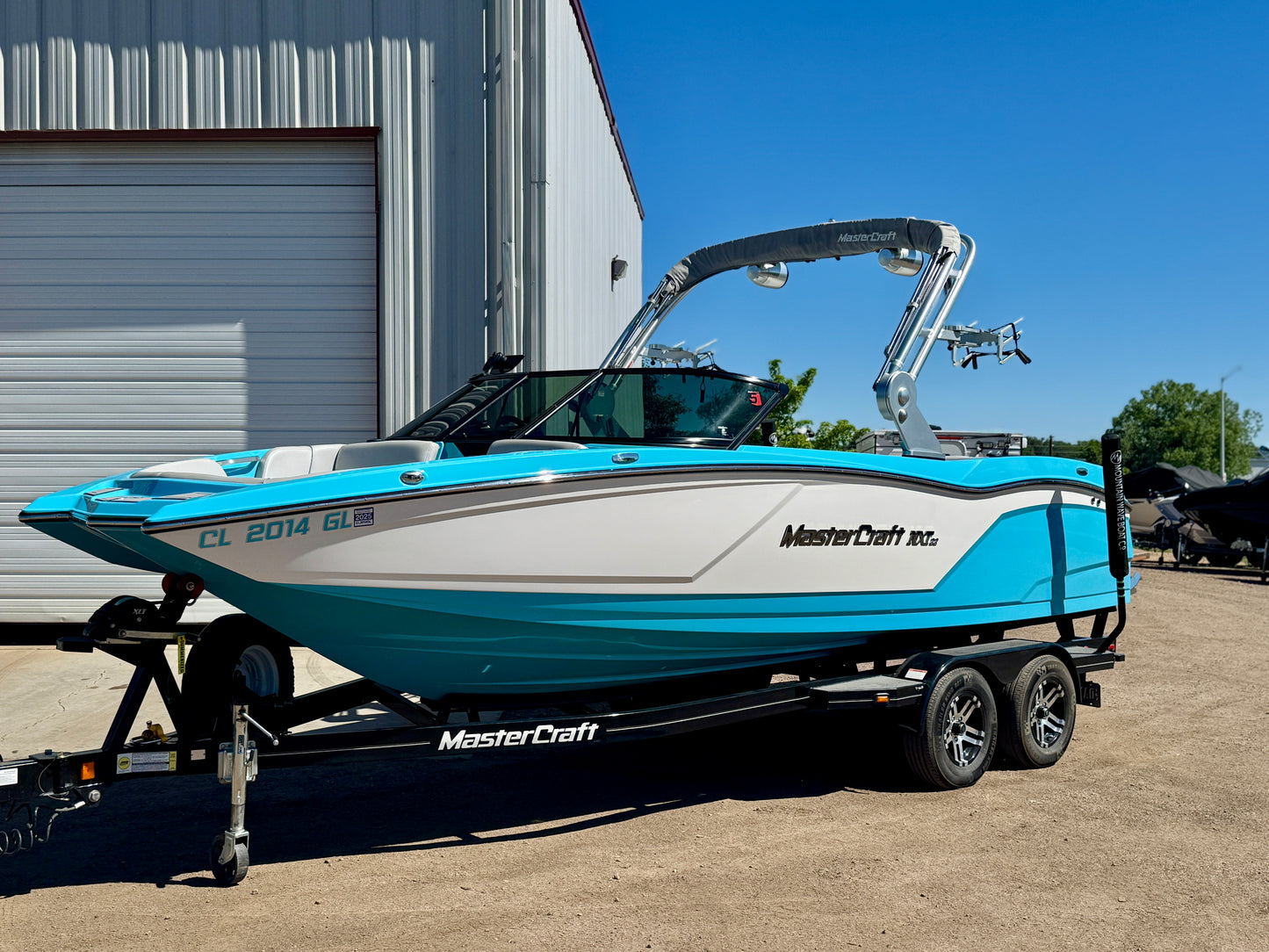2019 MasterCraft NXT22 - LIKE NEW CONDITION