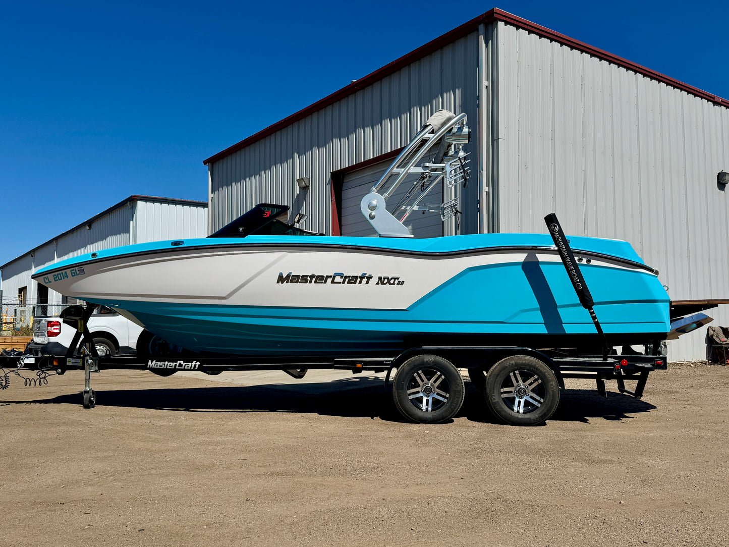 2019 MasterCraft NXT22 - LIKE NEW CONDITION