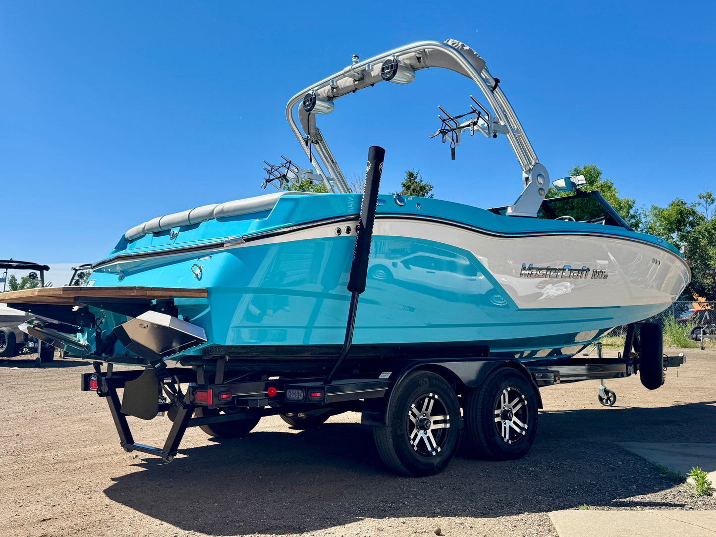 2019 MasterCraft NXT22 - LIKE NEW CONDITION
