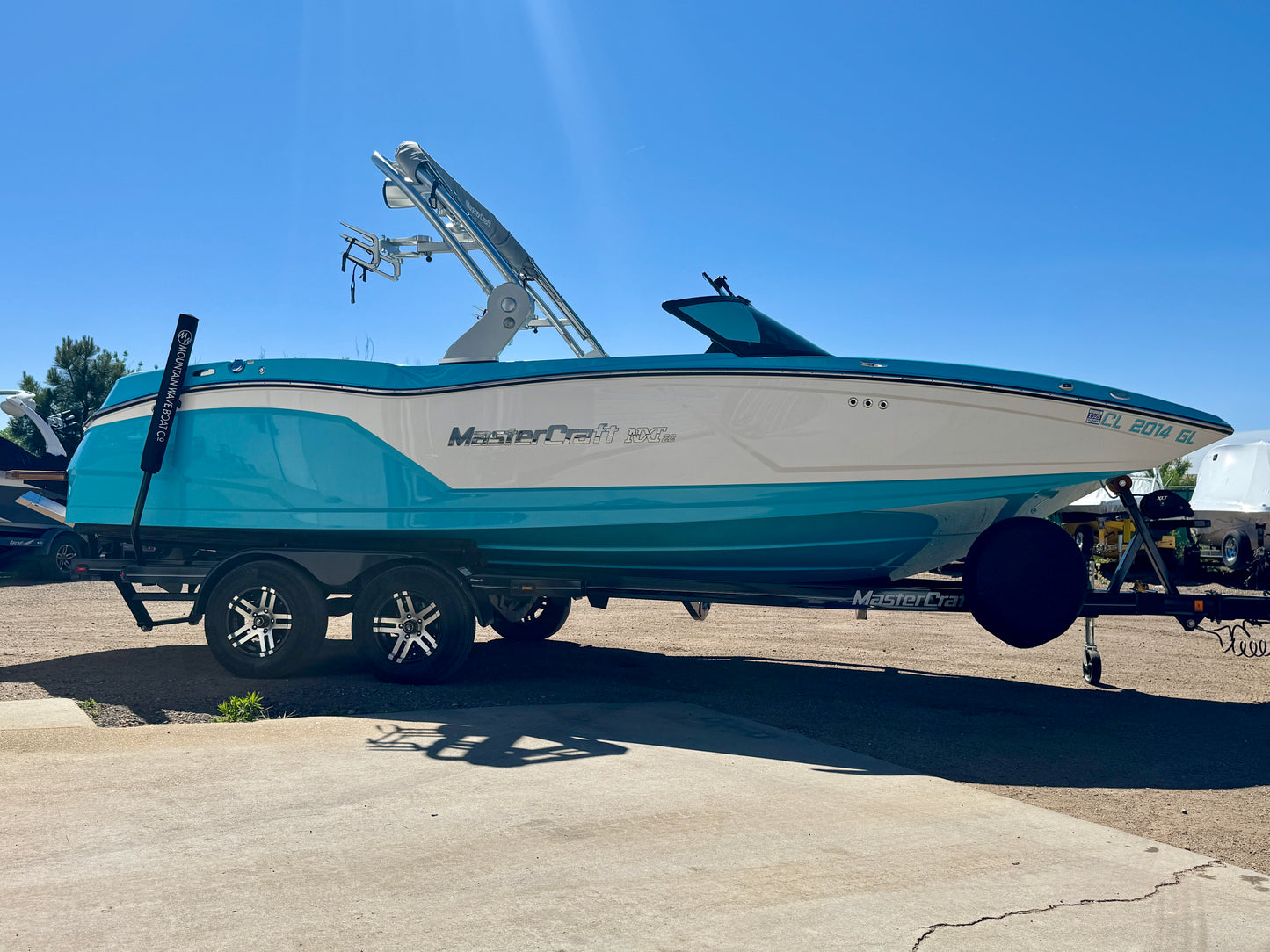 2019 MasterCraft NXT22 - LIKE NEW CONDITION