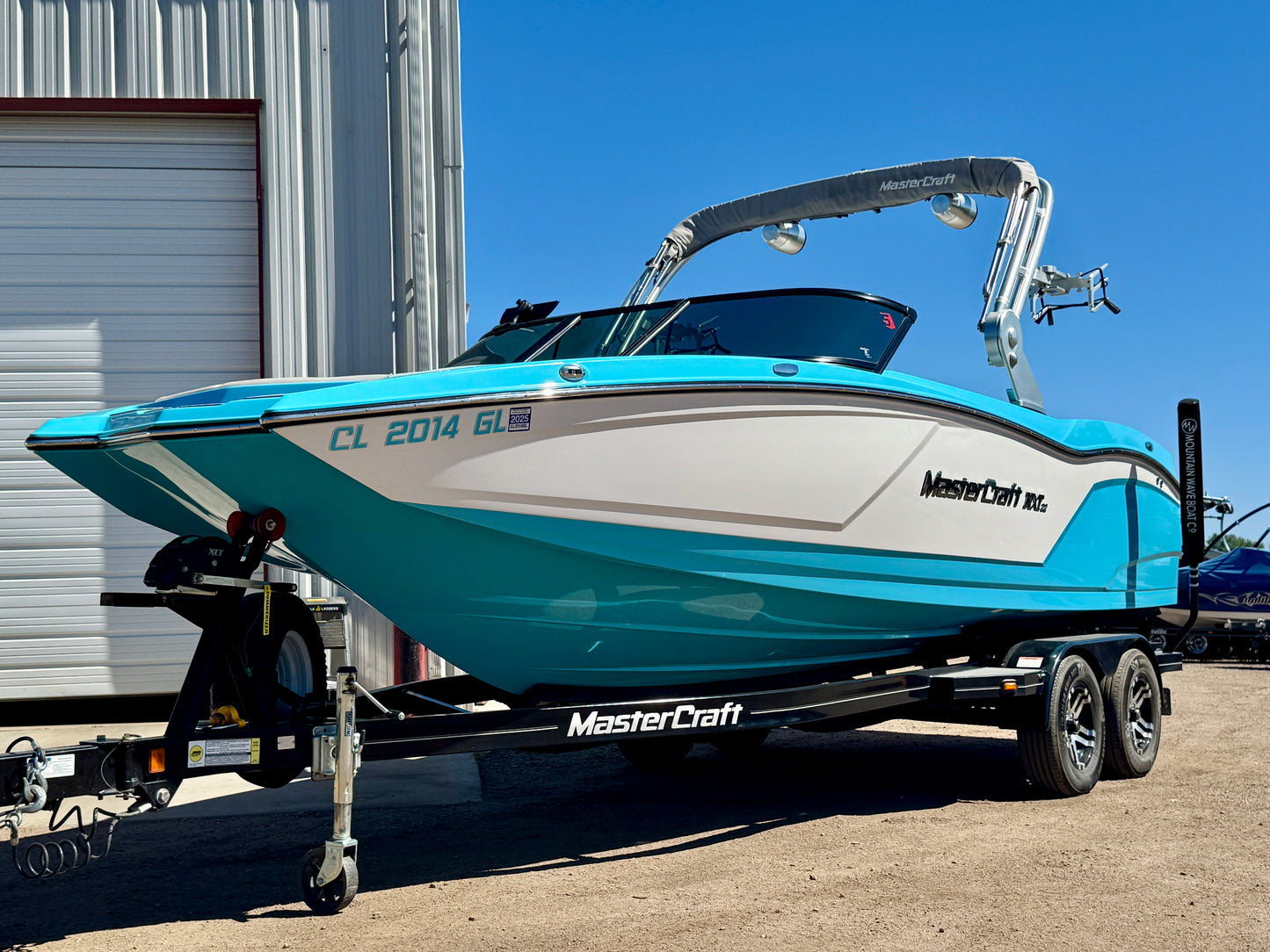 2019 MasterCraft NXT22 - LIKE NEW CONDITION