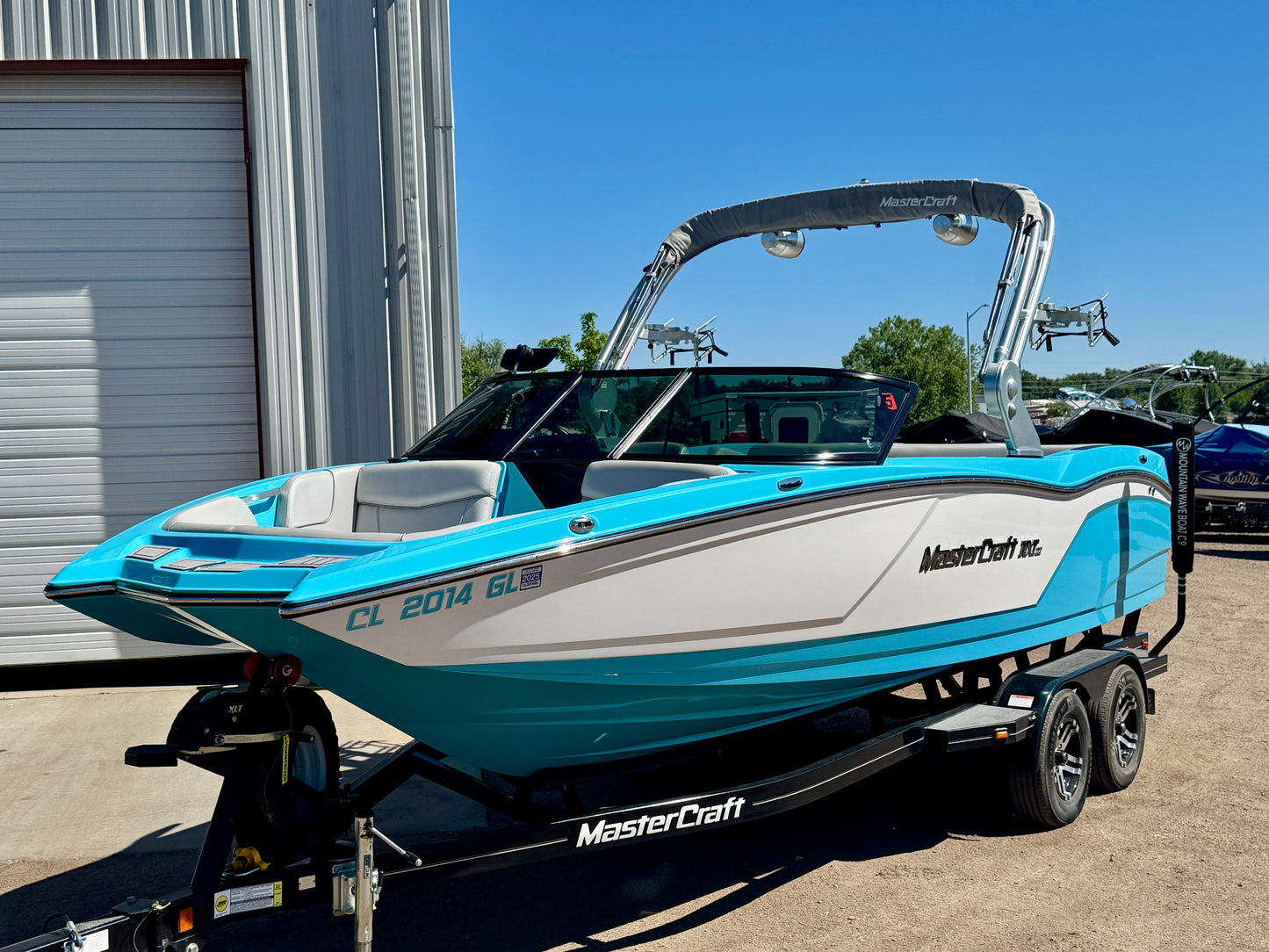 2019 MasterCraft NXT22 - LIKE NEW CONDITION