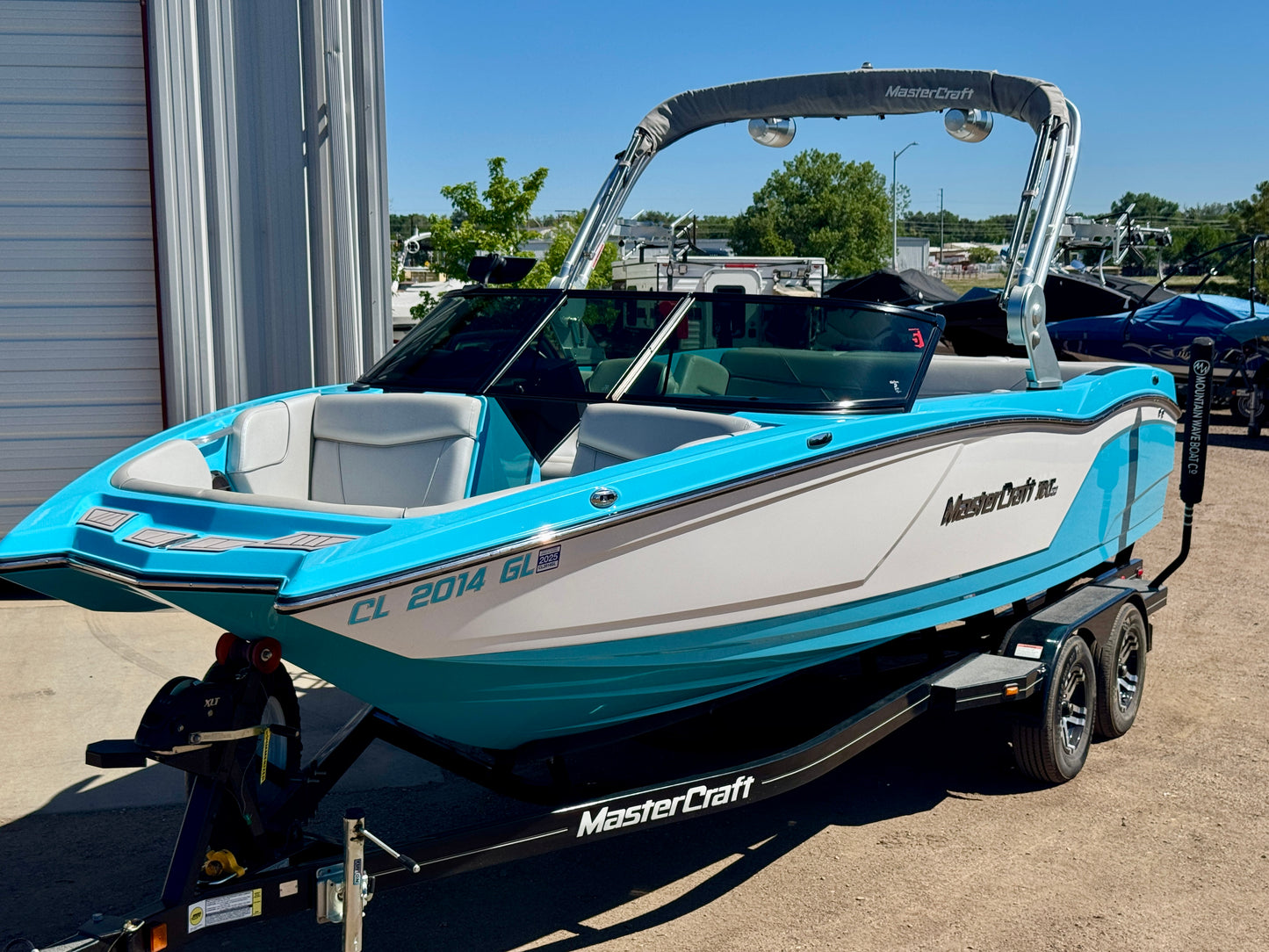 2019 MasterCraft NXT22 - LIKE NEW CONDITION
