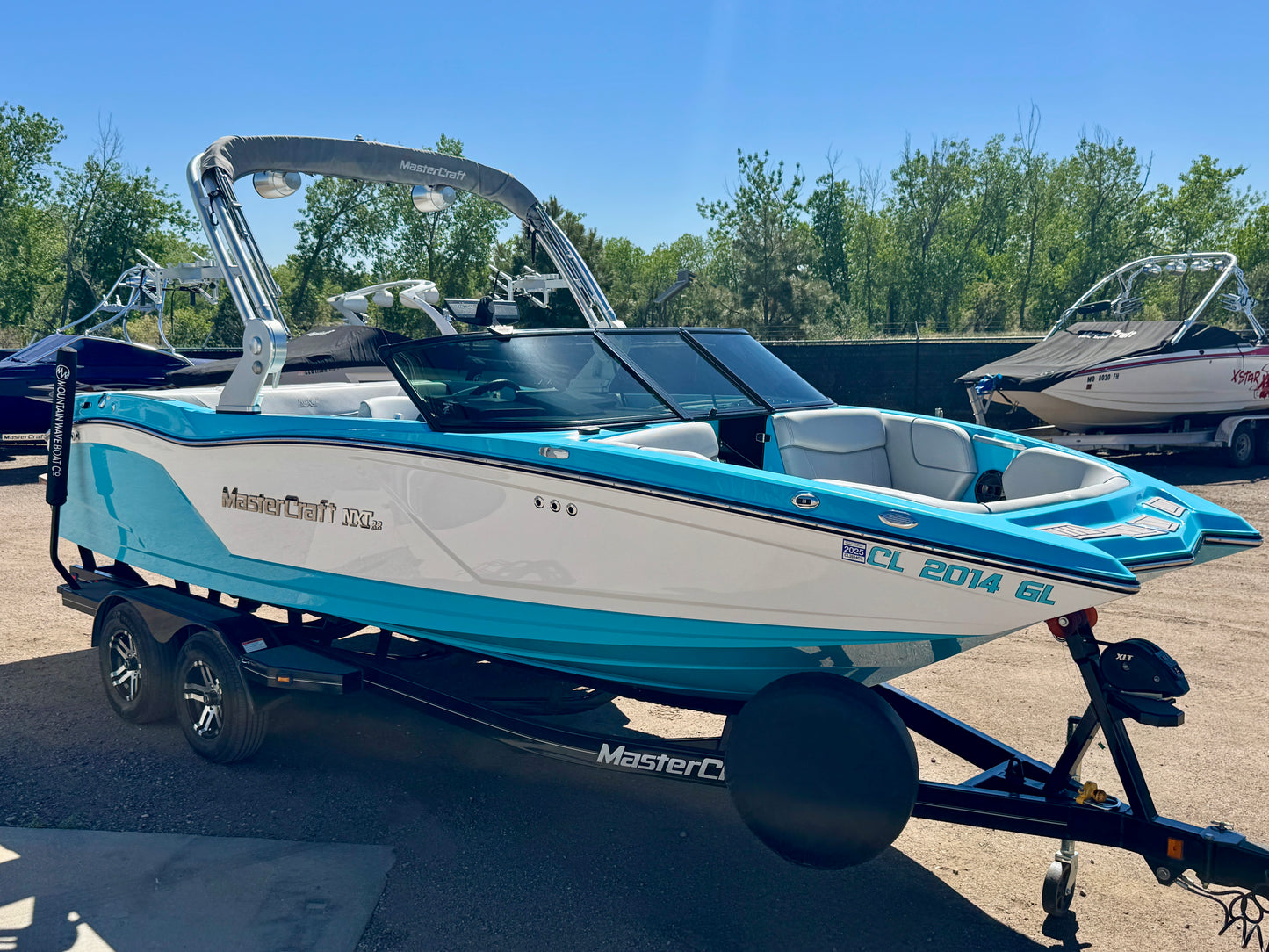 2019 MasterCraft NXT22 - LIKE NEW CONDITION