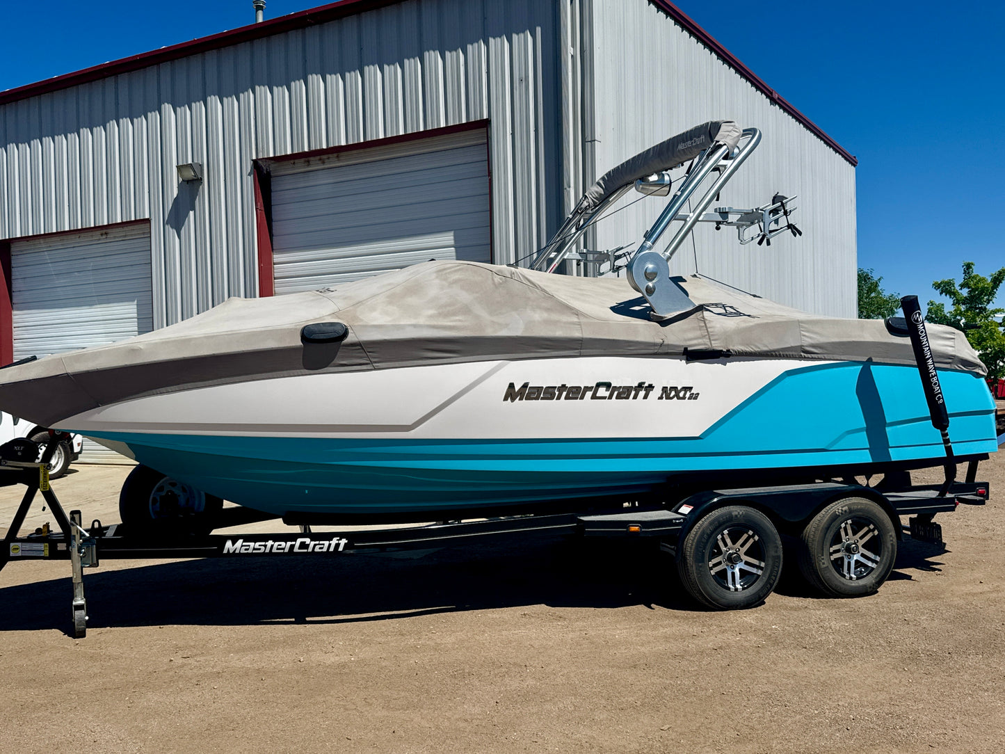 2019 MasterCraft NXT22 - LIKE NEW CONDITION