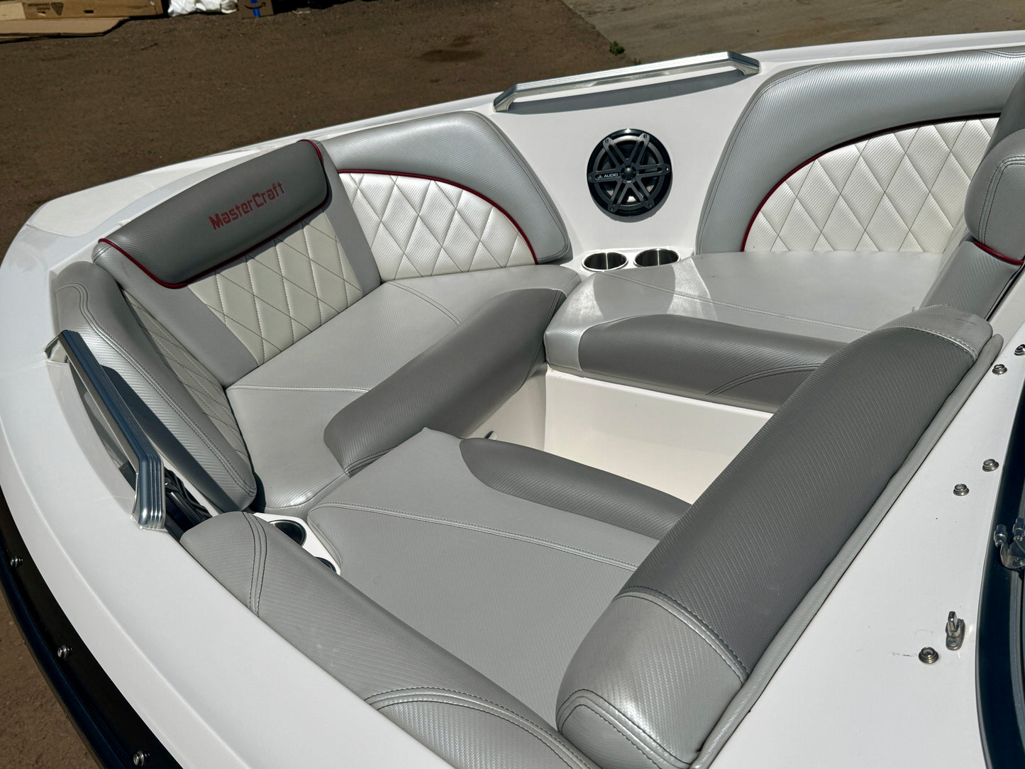 2013 MasterCraft X30 - LOW HOURS - 6.0L MV8