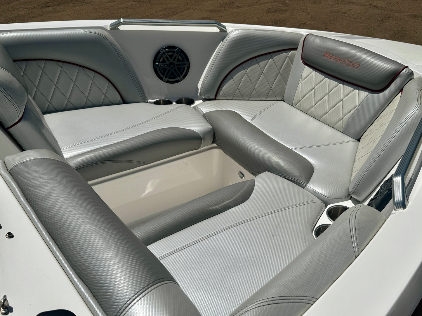 2013 MasterCraft X30 - LOW HOURS - 6.0L MV8
