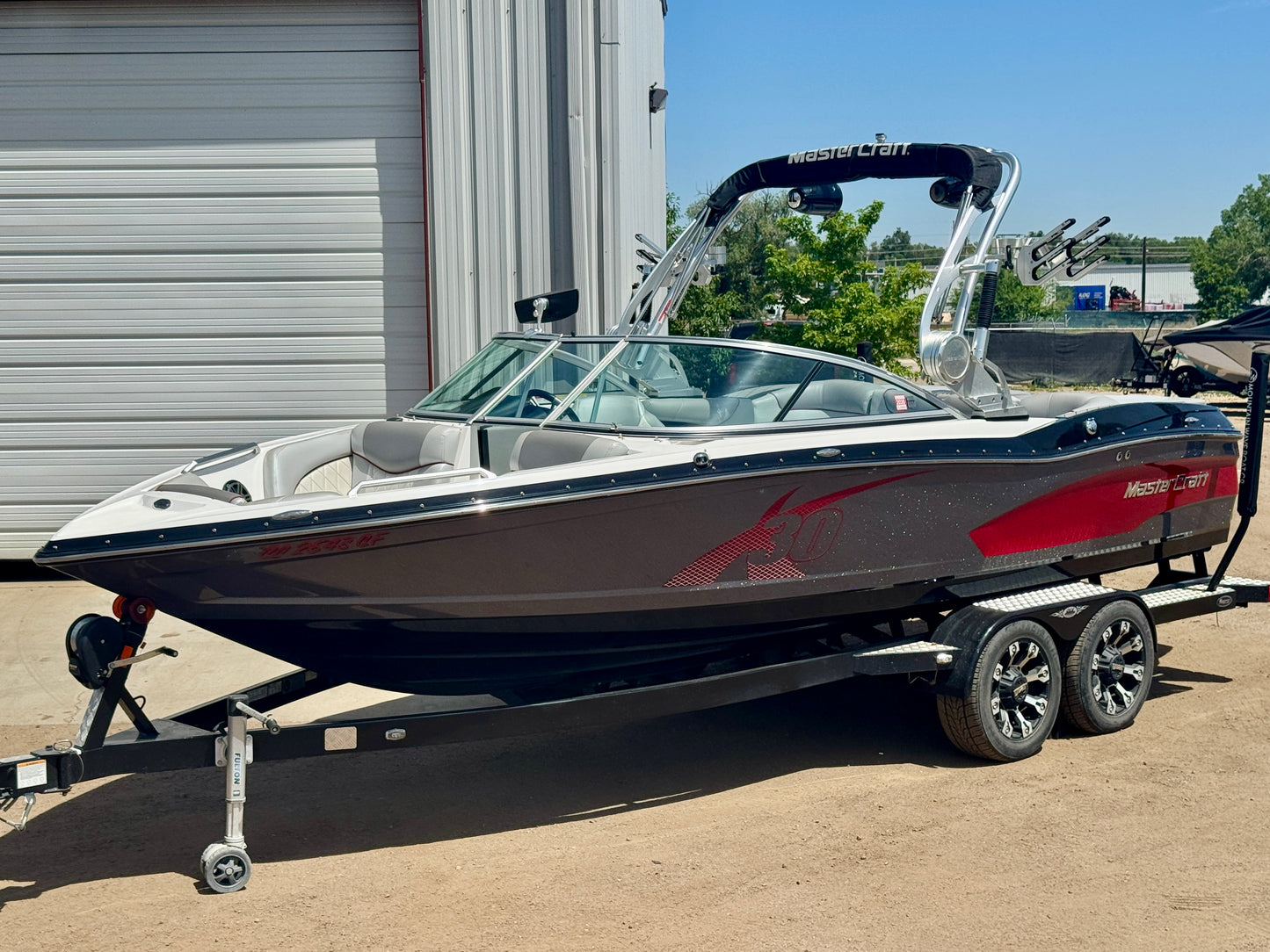 2013 MasterCraft X30 - LOW HOURS - 6.0L MV8