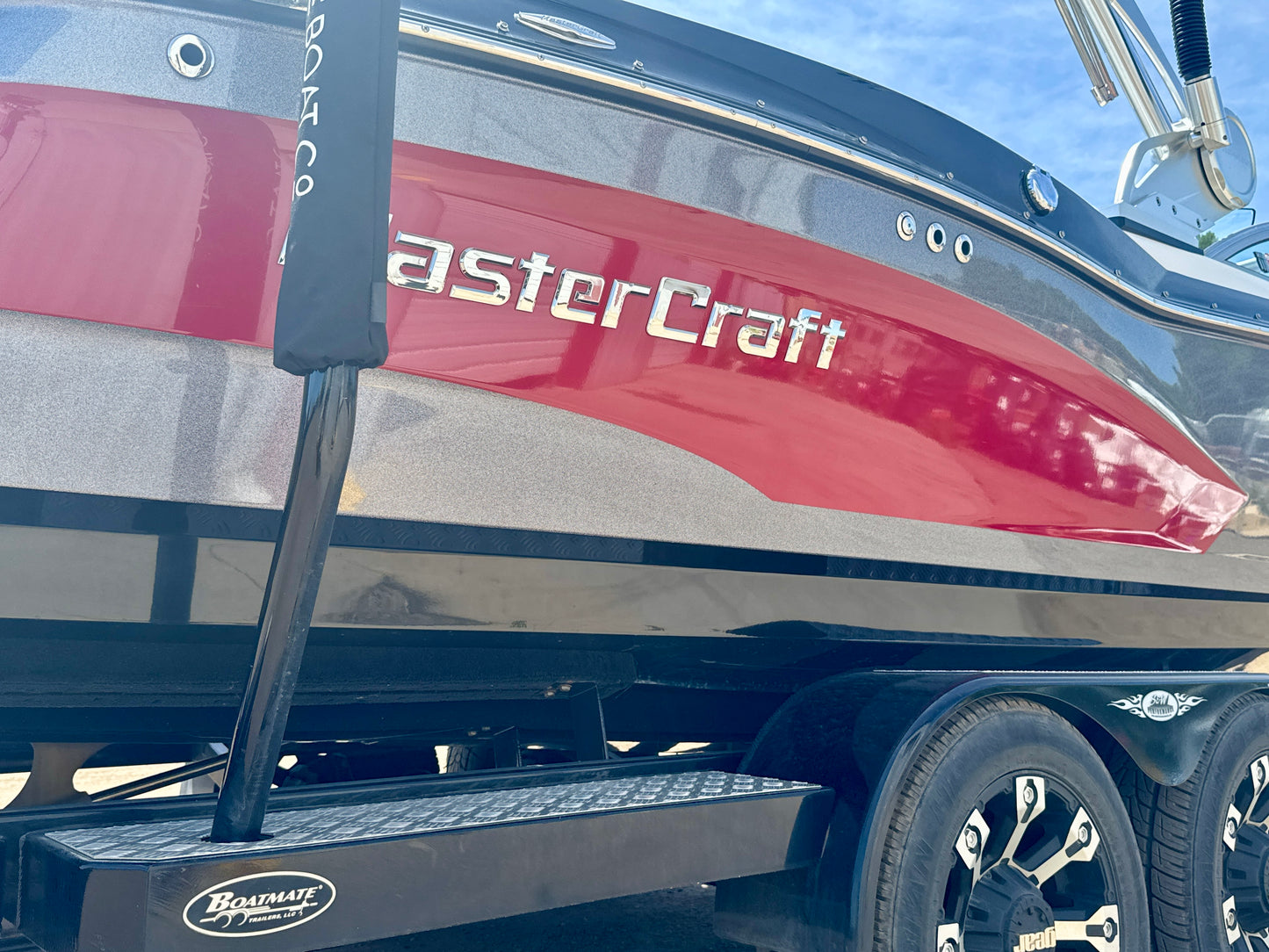 2013 MasterCraft X30 - LOW HOURS - 6.0L MV8