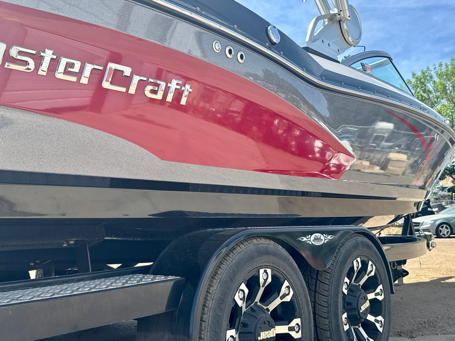 2013 MasterCraft X30 - LOW HOURS - 6.0L MV8