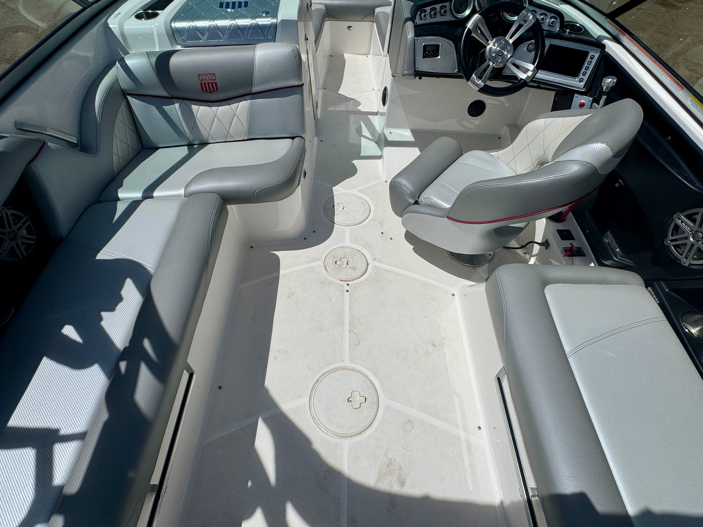 2013 MasterCraft X30 - LOW HOURS - 6.0L MV8