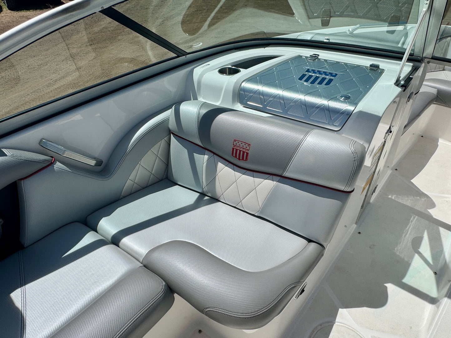 2013 MasterCraft X30 - LOW HOURS - 6.0L MV8