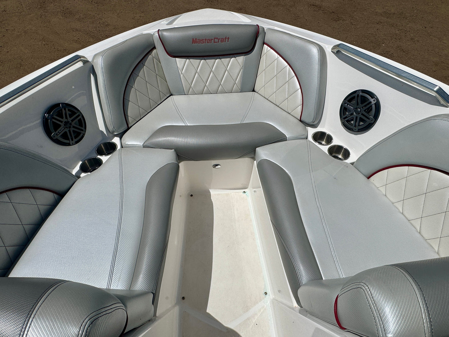2013 MasterCraft X30 - LOW HOURS - 6.0L MV8