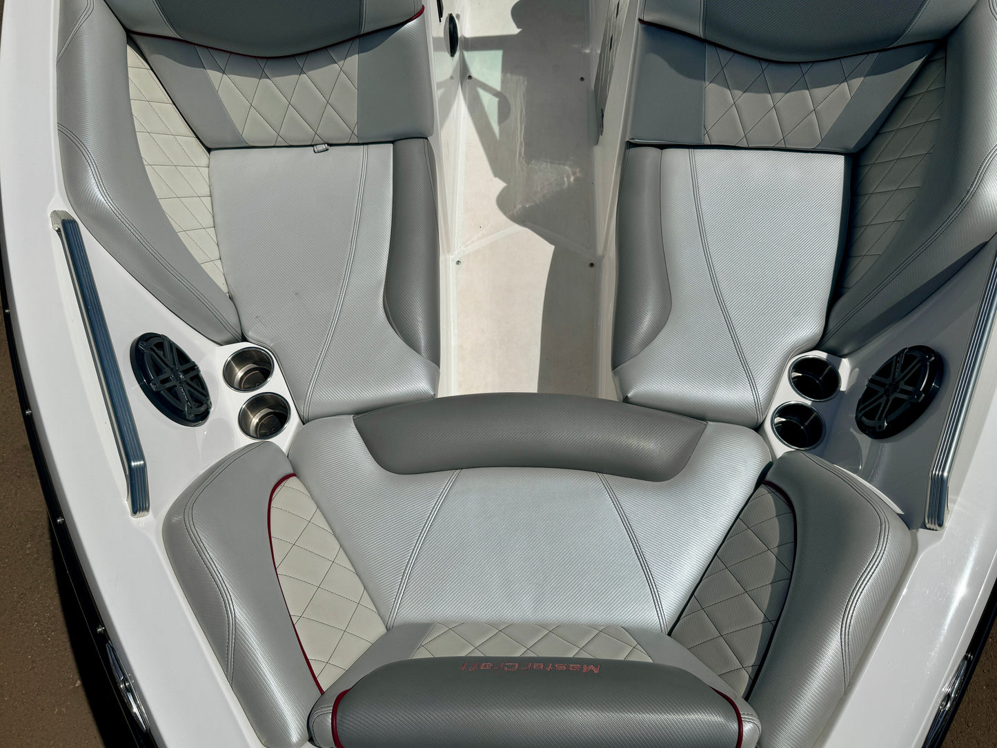 2013 MasterCraft X30 - LOW HOURS - 6.0L MV8