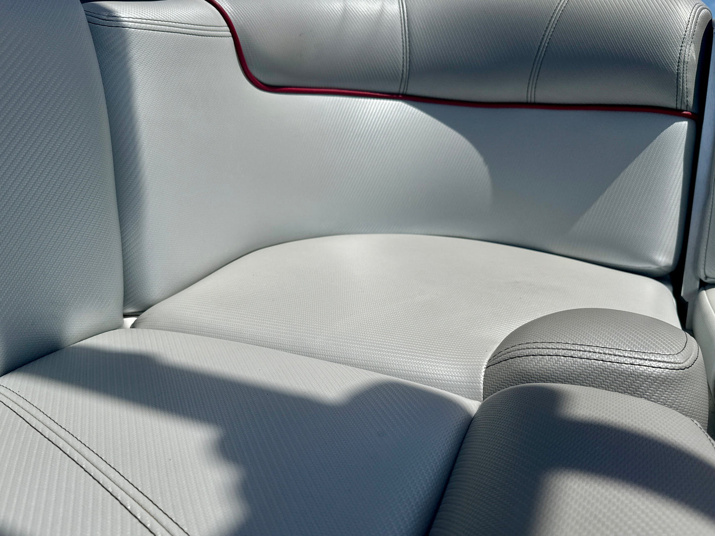 2013 MasterCraft X30 - LOW HOURS - 6.0L MV8