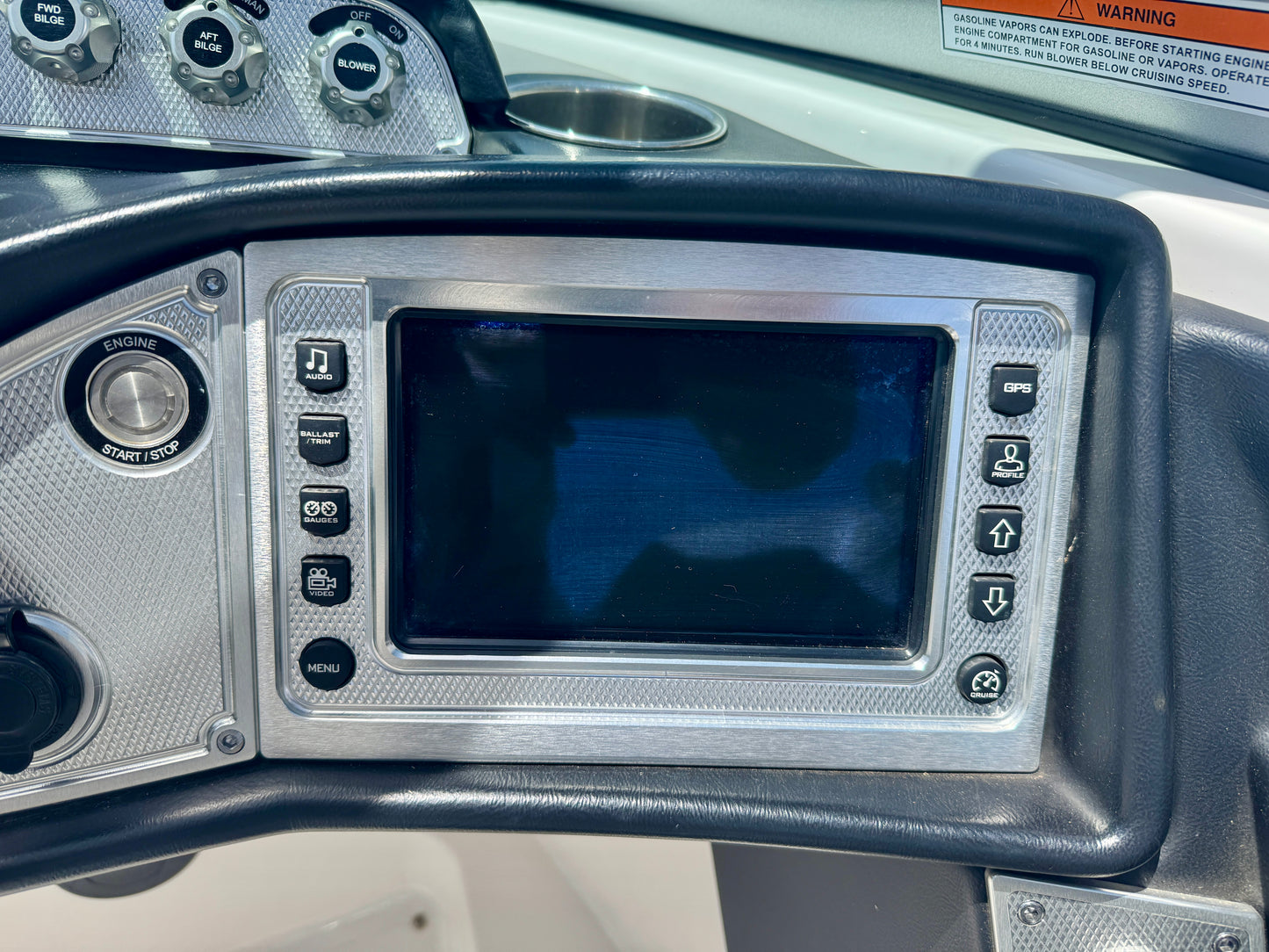2013 MasterCraft X30 - LOW HOURS - 6.0L MV8