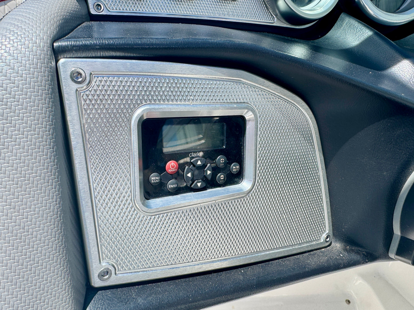 2013 MasterCraft X30 - LOW HOURS - 6.0L MV8