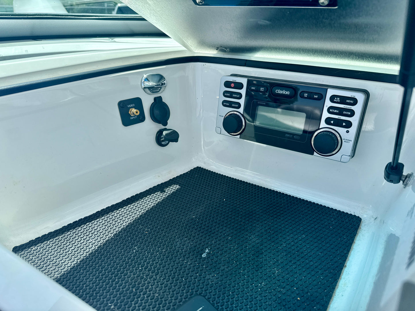 2013 MasterCraft X30 - LOW HOURS - 6.0L MV8
