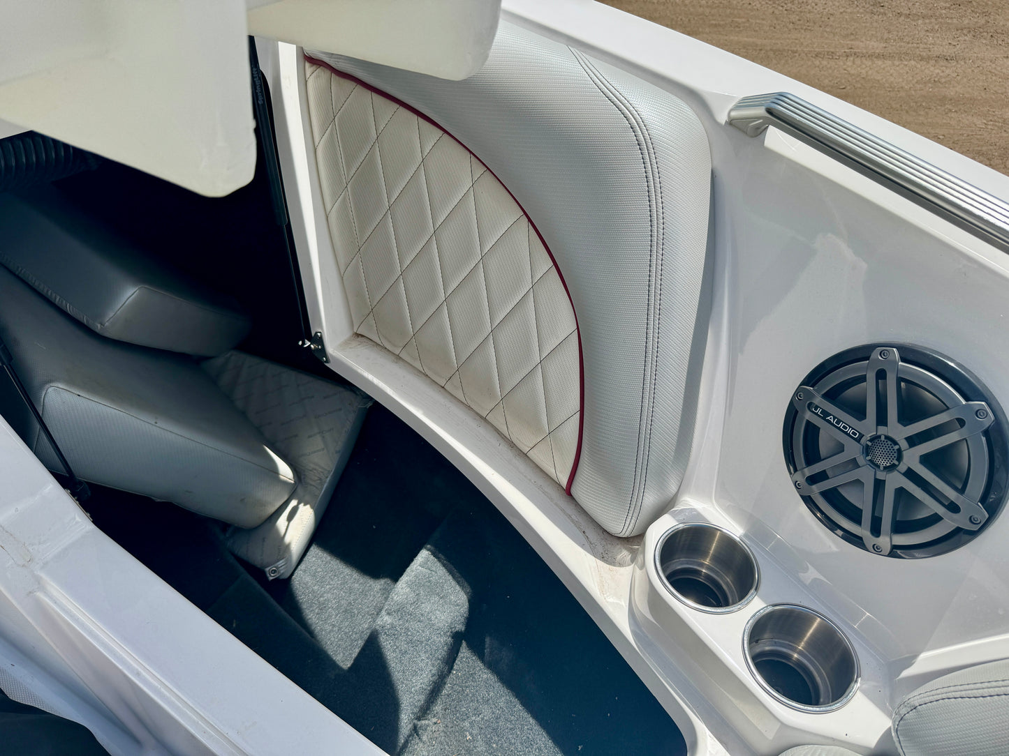 2013 MasterCraft X30 - LOW HOURS - 6.0L MV8