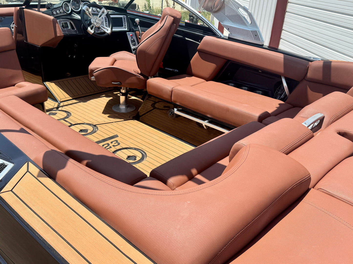 2017 MasterCraft XT23 - 54 HOURS!