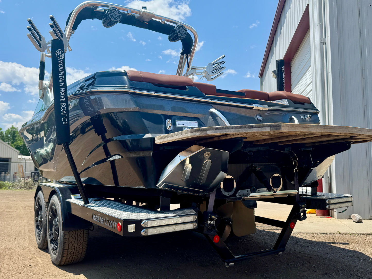 2017 MasterCraft XT23 - 54 HOURS!