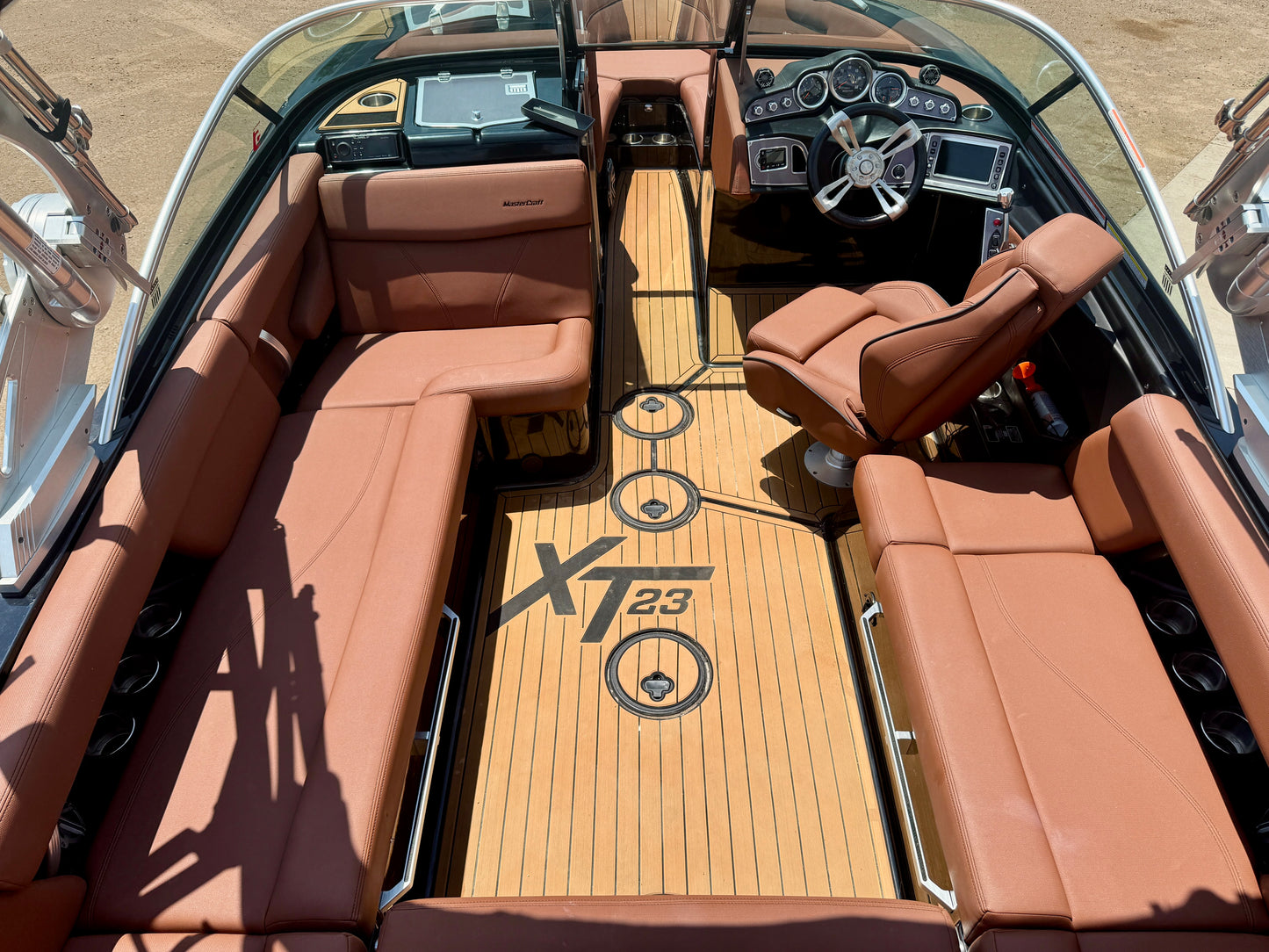 2017 MasterCraft XT23 - 54 HOURS!