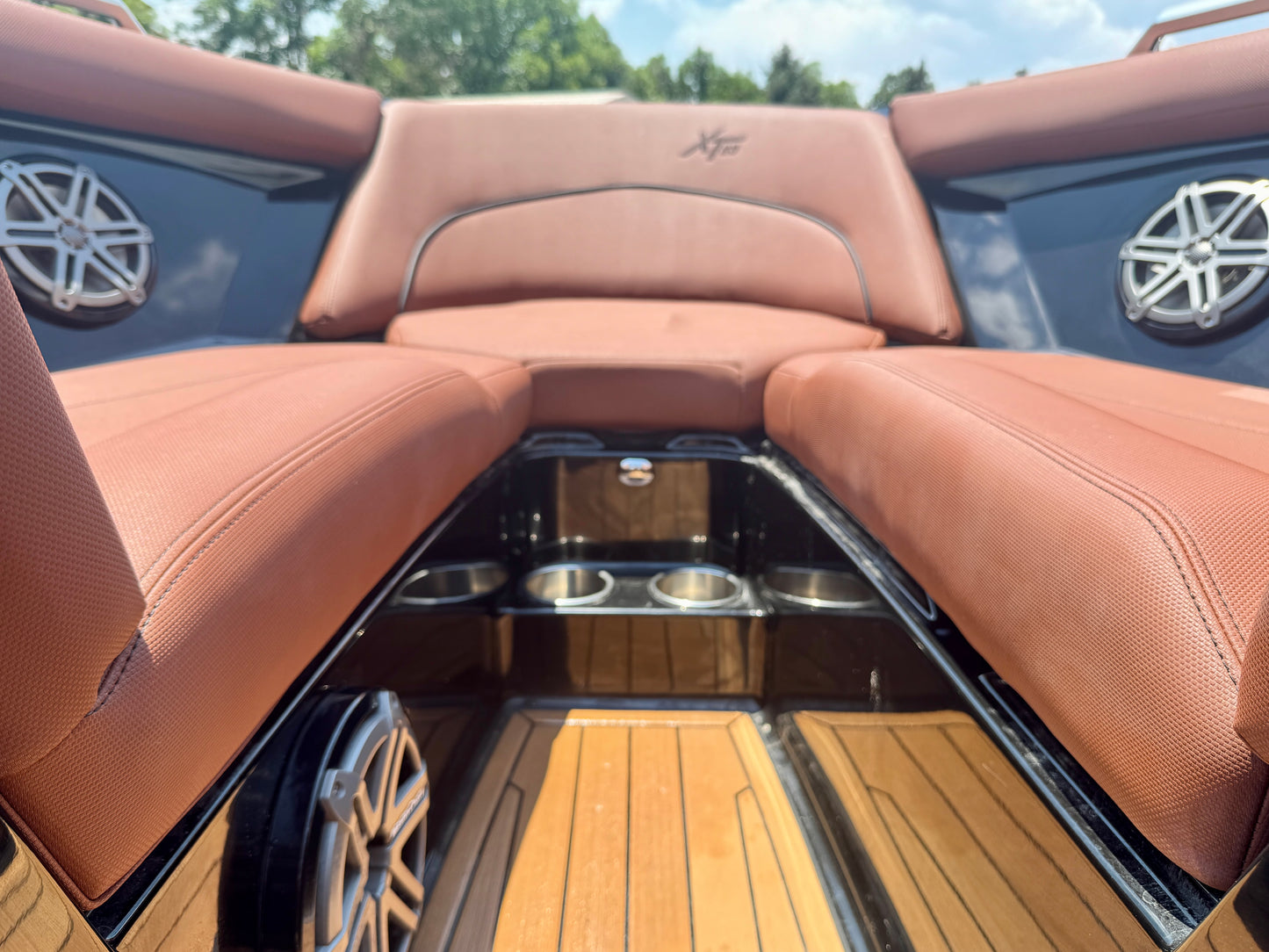 2017 MasterCraft XT23 - 54 HOURS!