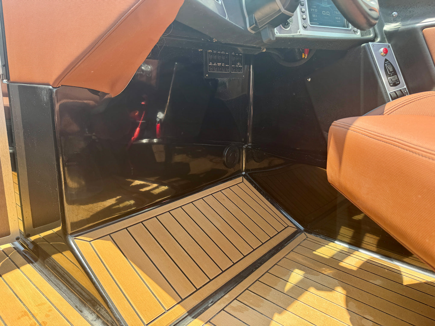 2017 MasterCraft XT23 - 54 HOURS!