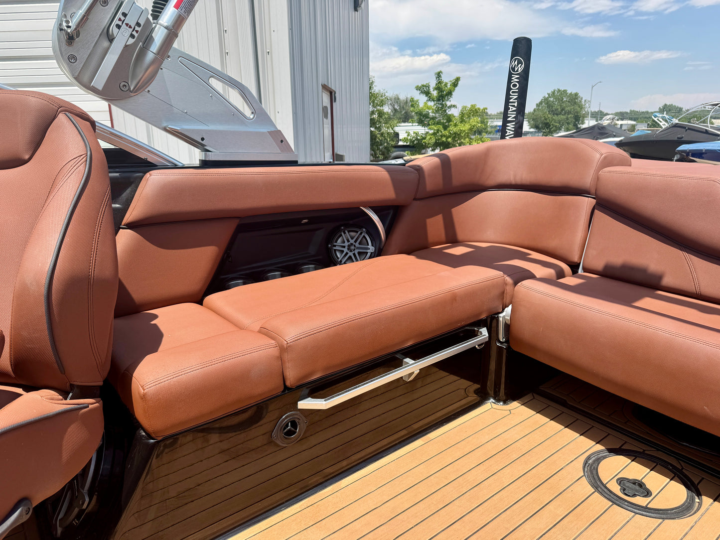2017 MasterCraft XT23 - 54 HOURS!