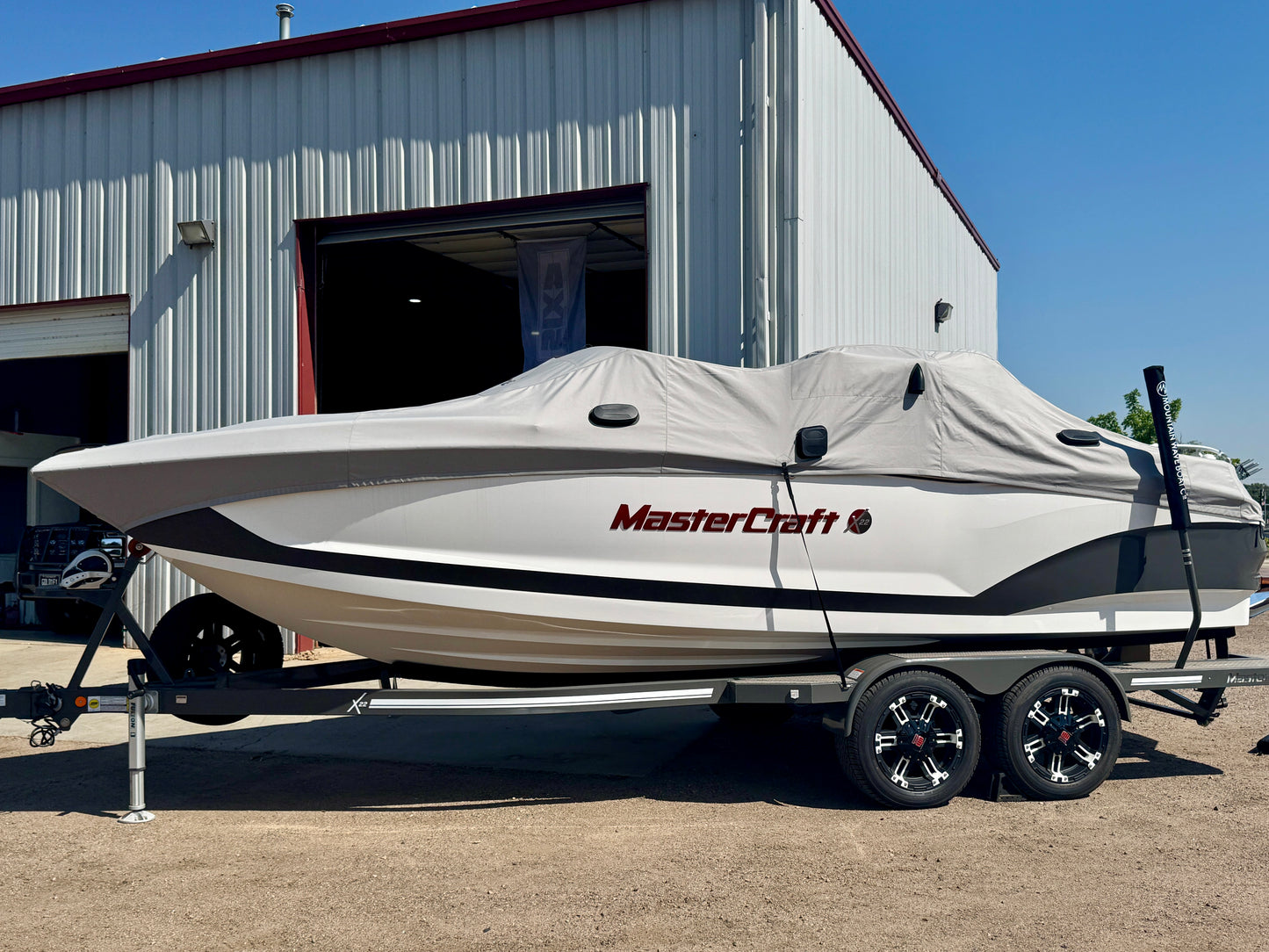2019 MasterCraft X22 - LIKE NEW - 60 Hours