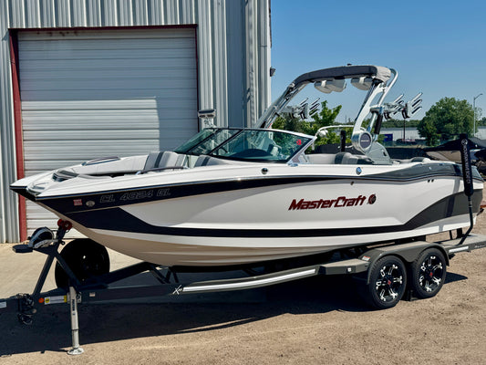 2019 MasterCraft X22 - LIKE NEW - 60 Hours