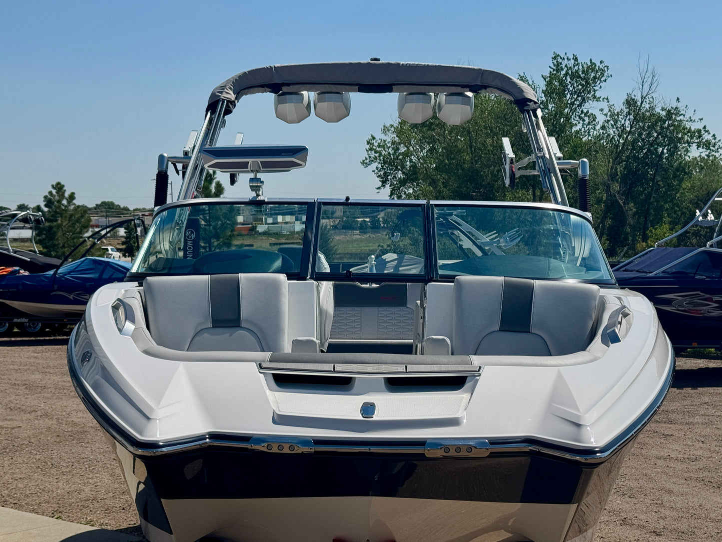 2019 MasterCraft X22 - LIKE NEW - 60 Hours