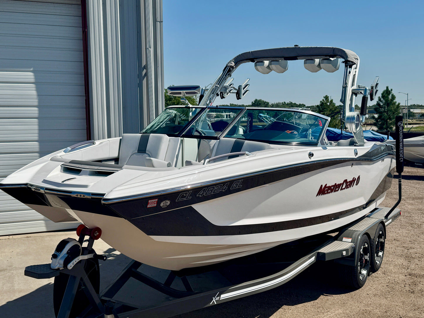 2019 MasterCraft X22 - LIKE NEW - 60 Hours