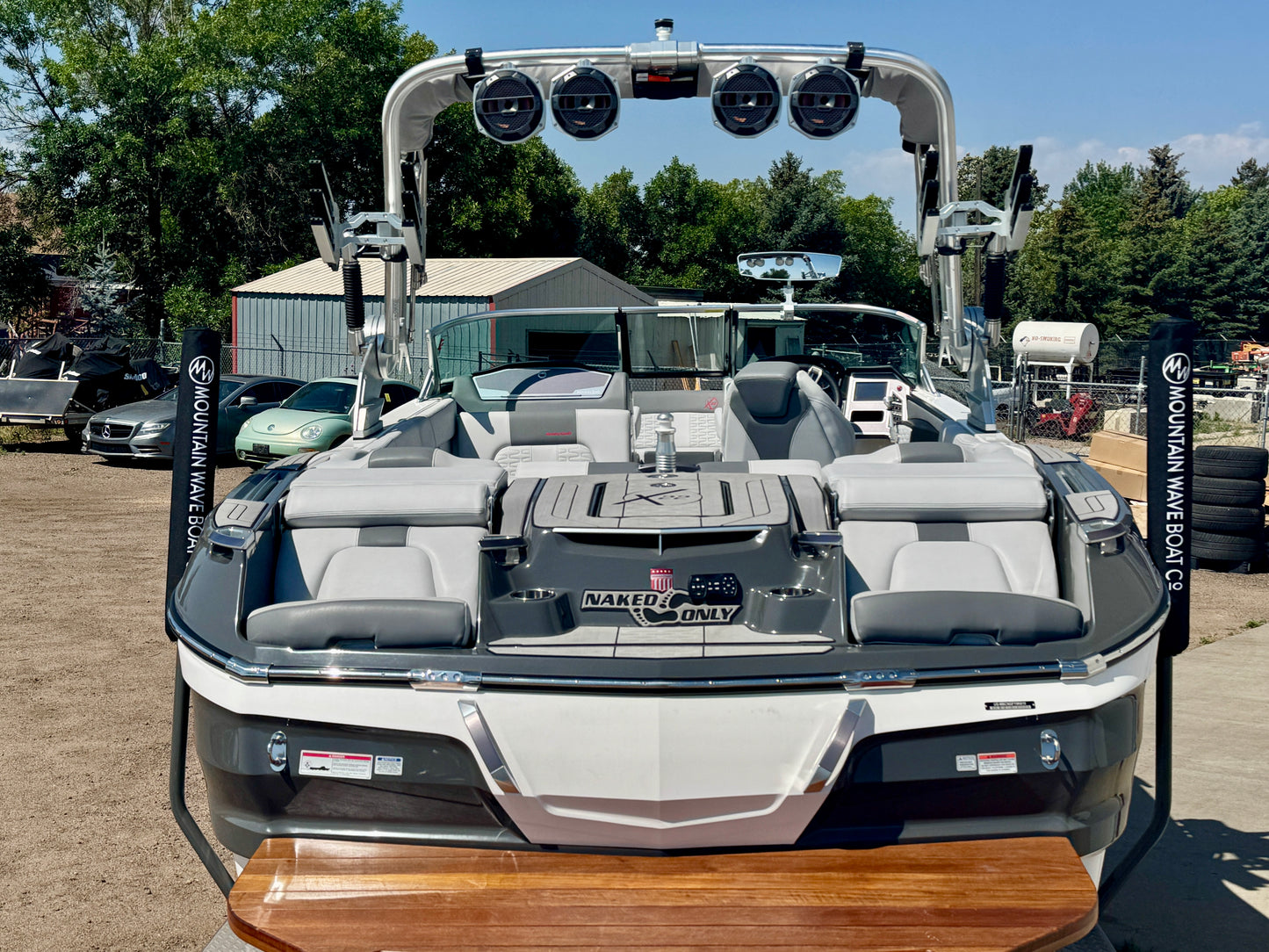 2019 MasterCraft X22 - LIKE NEW - 60 Hours