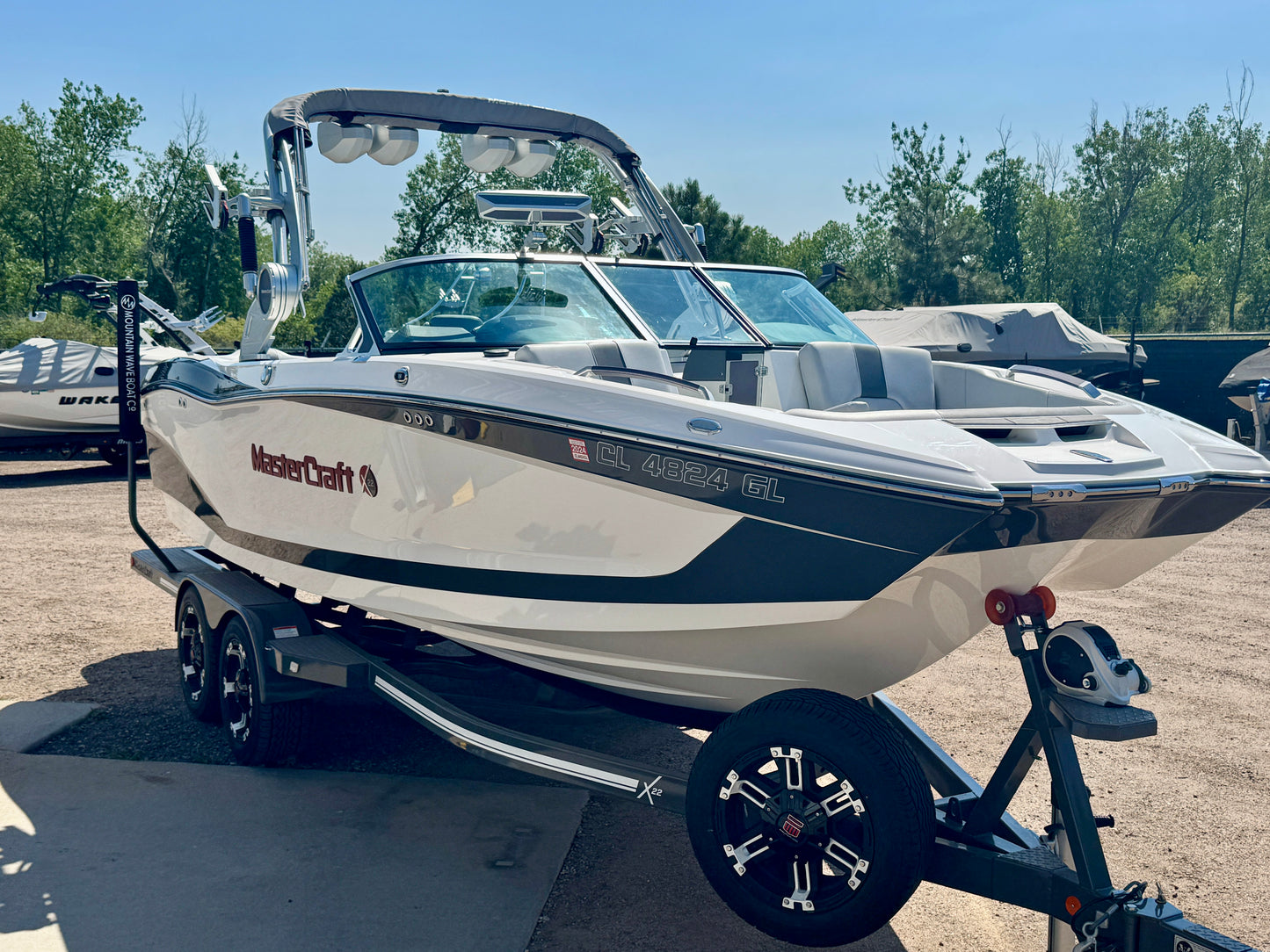 2019 MasterCraft X22 - LIKE NEW - 60 Hours
