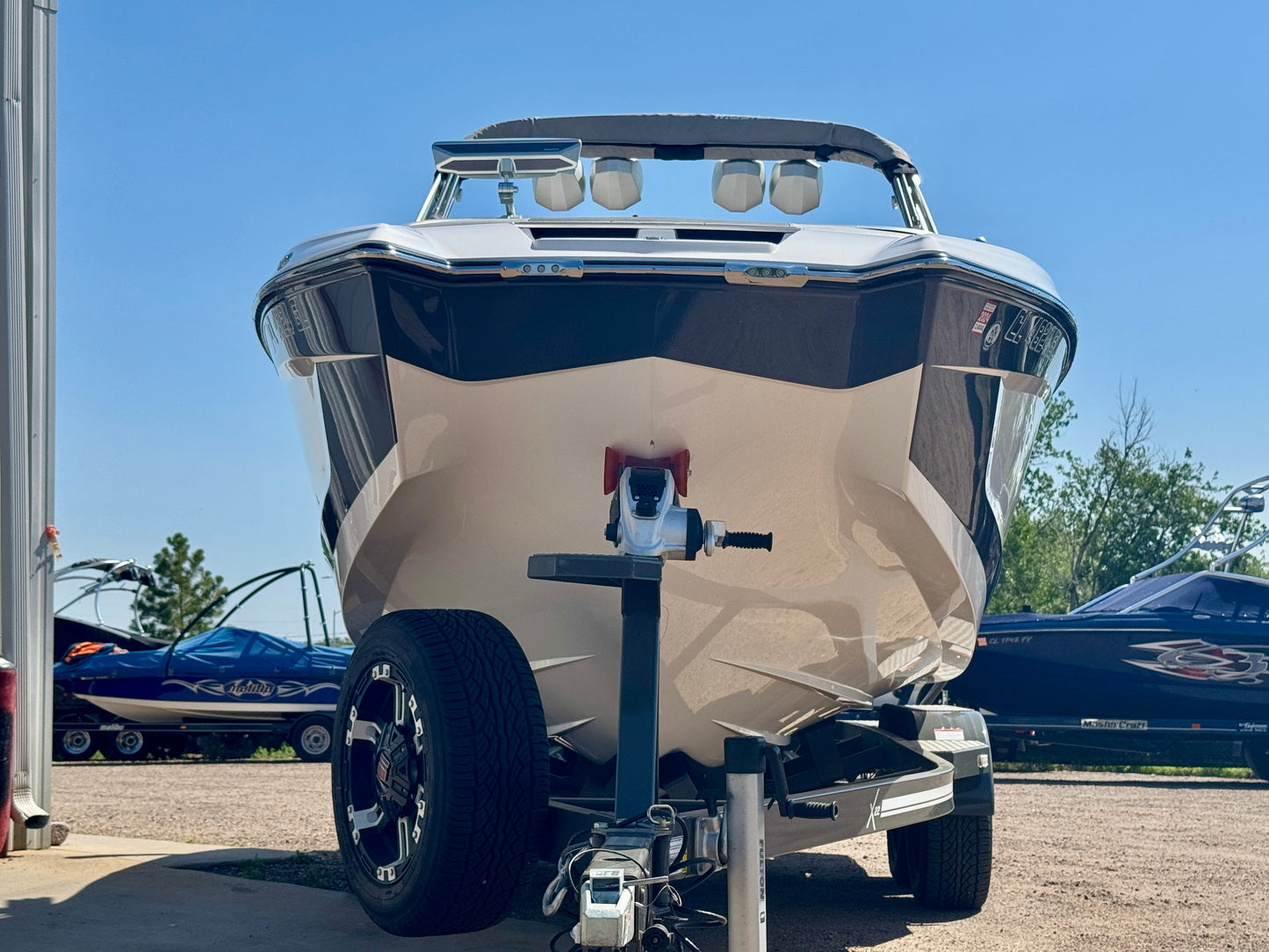 2019 MasterCraft X22 - LIKE NEW - 60 Hours