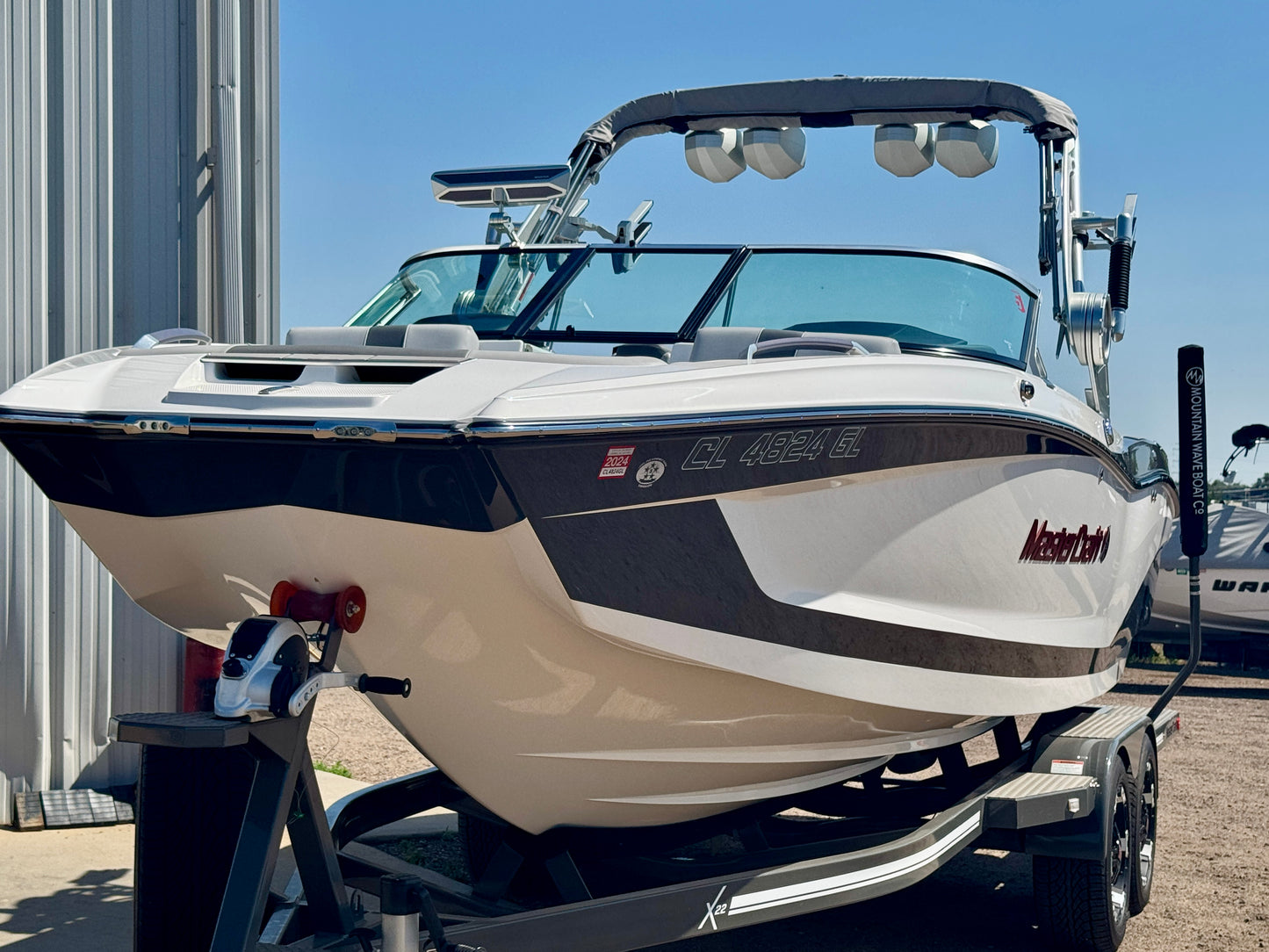 2019 MasterCraft X22 - LIKE NEW - 60 Hours