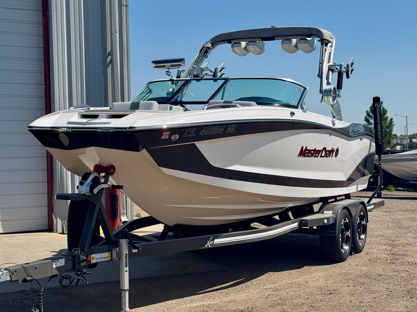 2019 MasterCraft X22 - LIKE NEW - 60 Hours