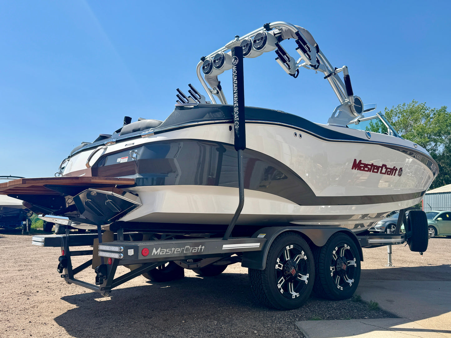 2019 MasterCraft X22 - LIKE NEW - 60 Hours