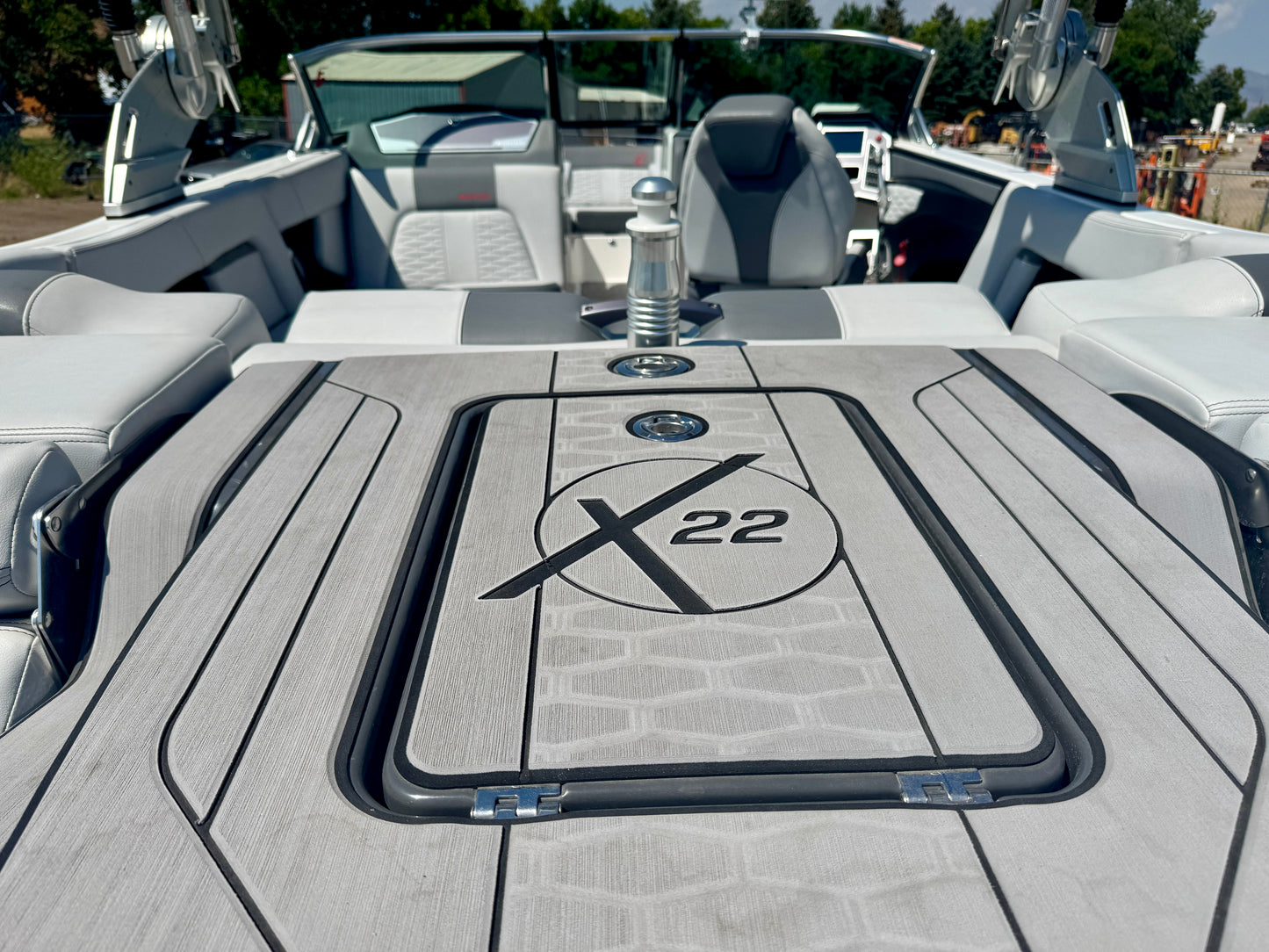 2019 MasterCraft X22 - LIKE NEW - 60 Hours