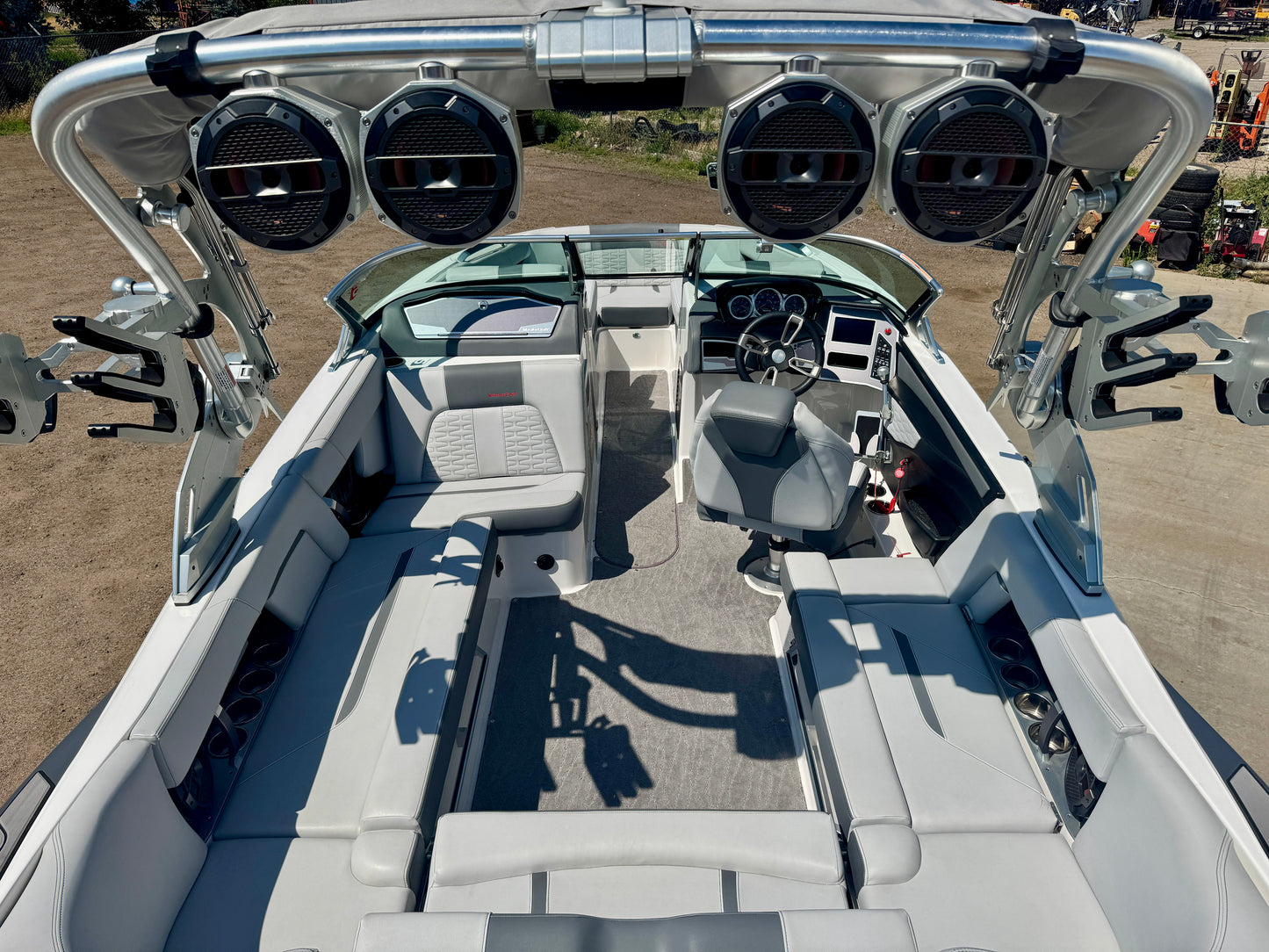 2019 MasterCraft X22 - LIKE NEW - 60 Hours