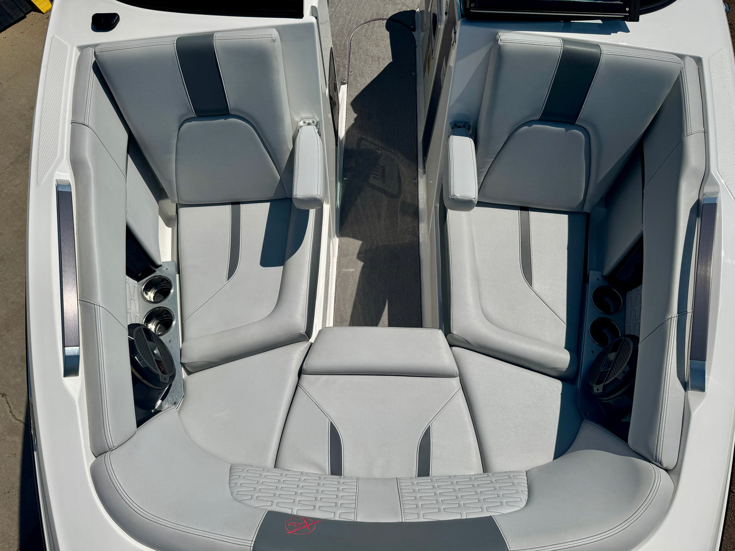 2019 MasterCraft X22 - LIKE NEW - 60 Hours