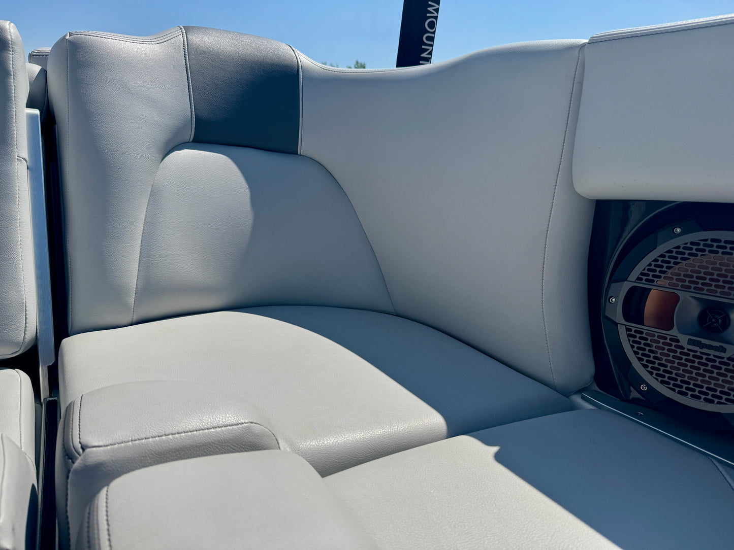 2019 MasterCraft X22 - LIKE NEW - 60 Hours