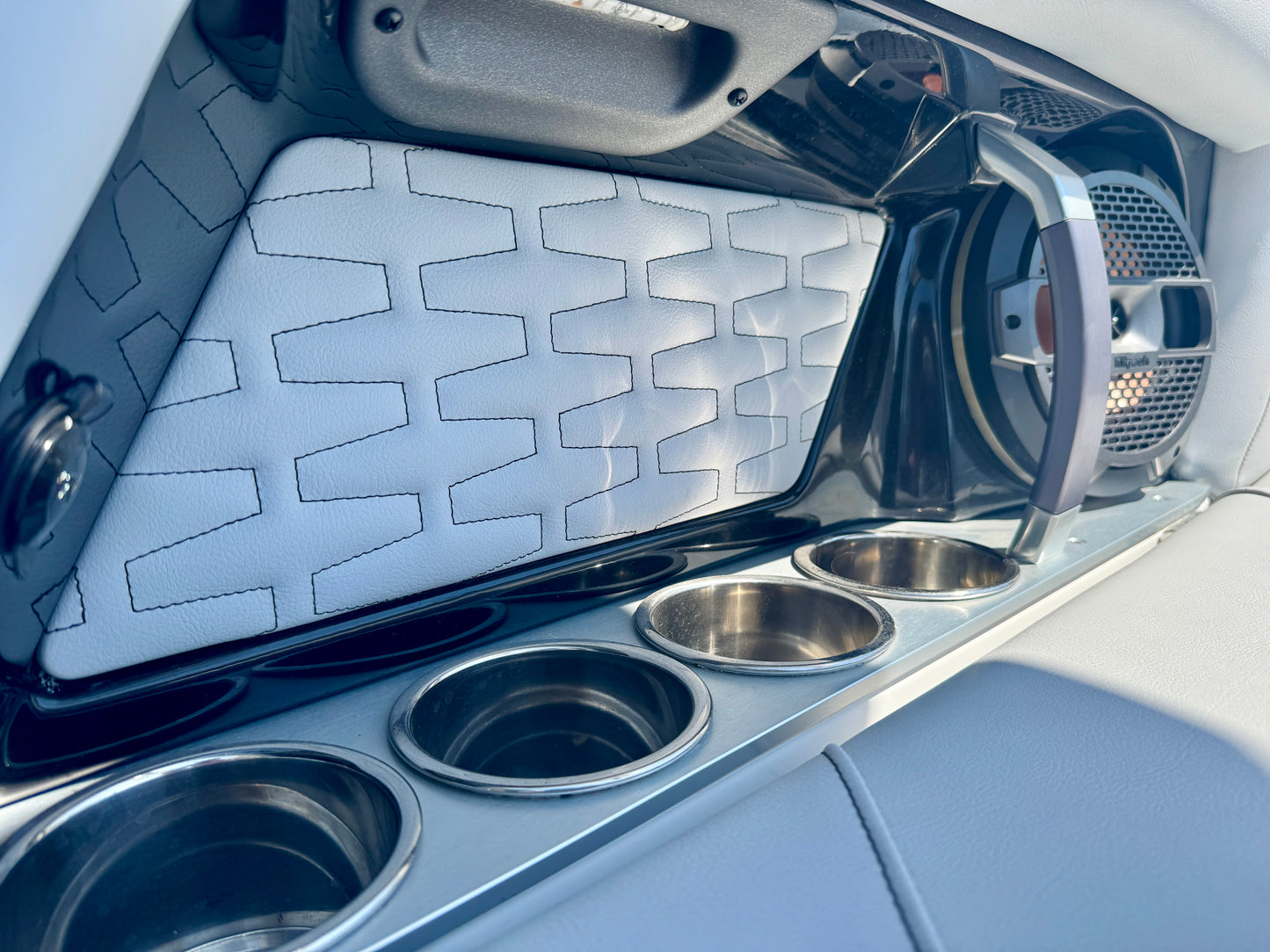 2019 MasterCraft X22 - LIKE NEW - 60 Hours