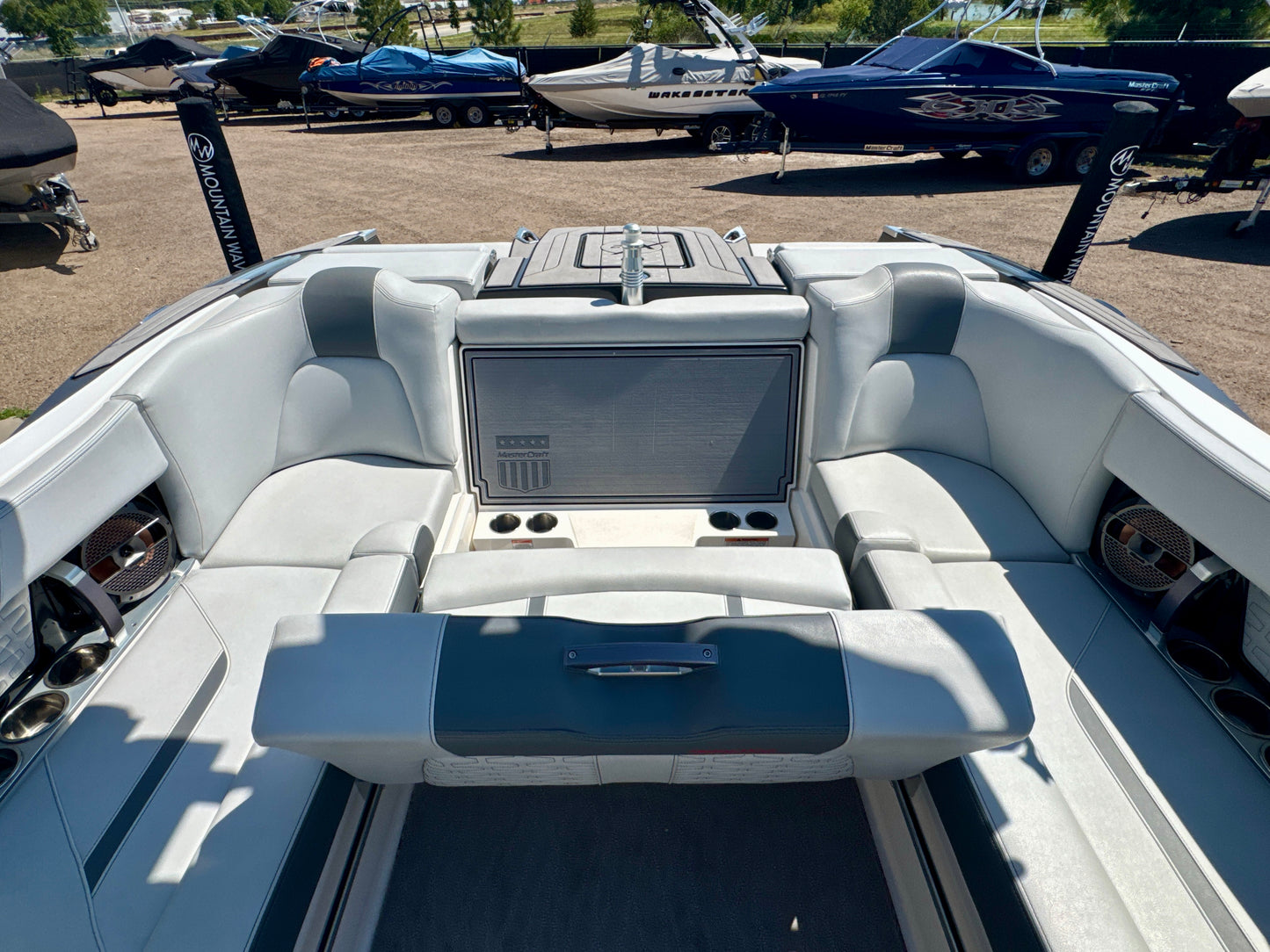 2019 MasterCraft X22 - LIKE NEW - 60 Hours